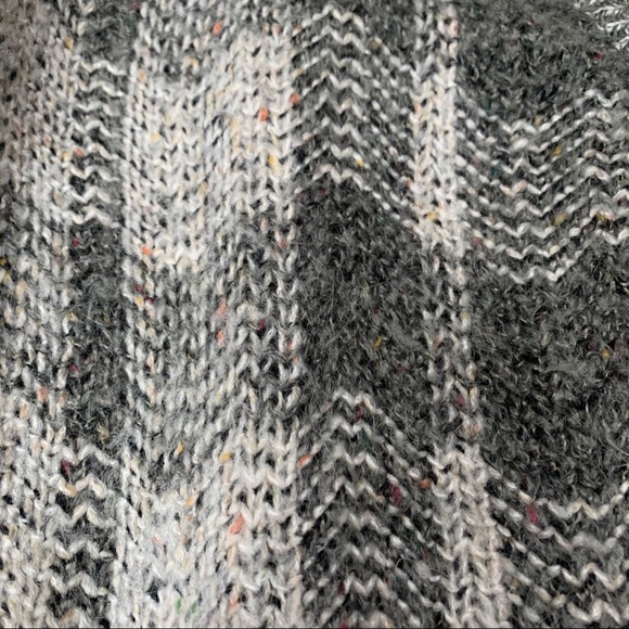 “Progressive Apparel” gray chevron knit cardigan-L - Picture 7 of 9